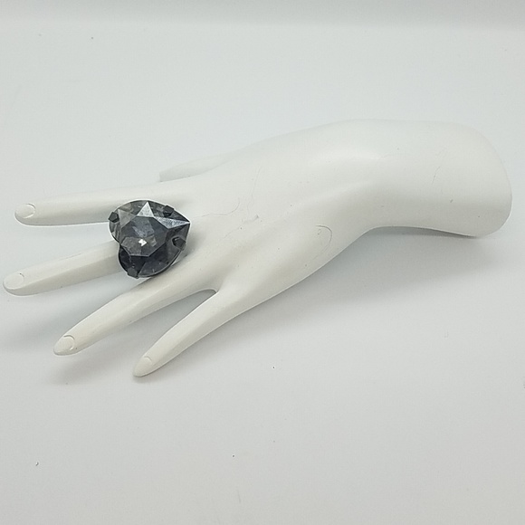 HEART THROB CRYSTAL SMOKE HEART RING NEW